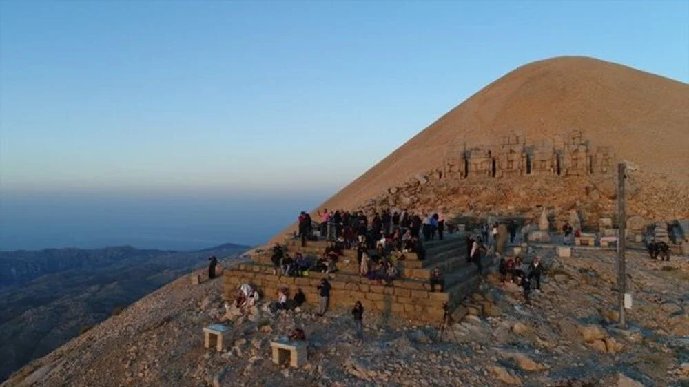 Nemrut Dağı turistik yerler
